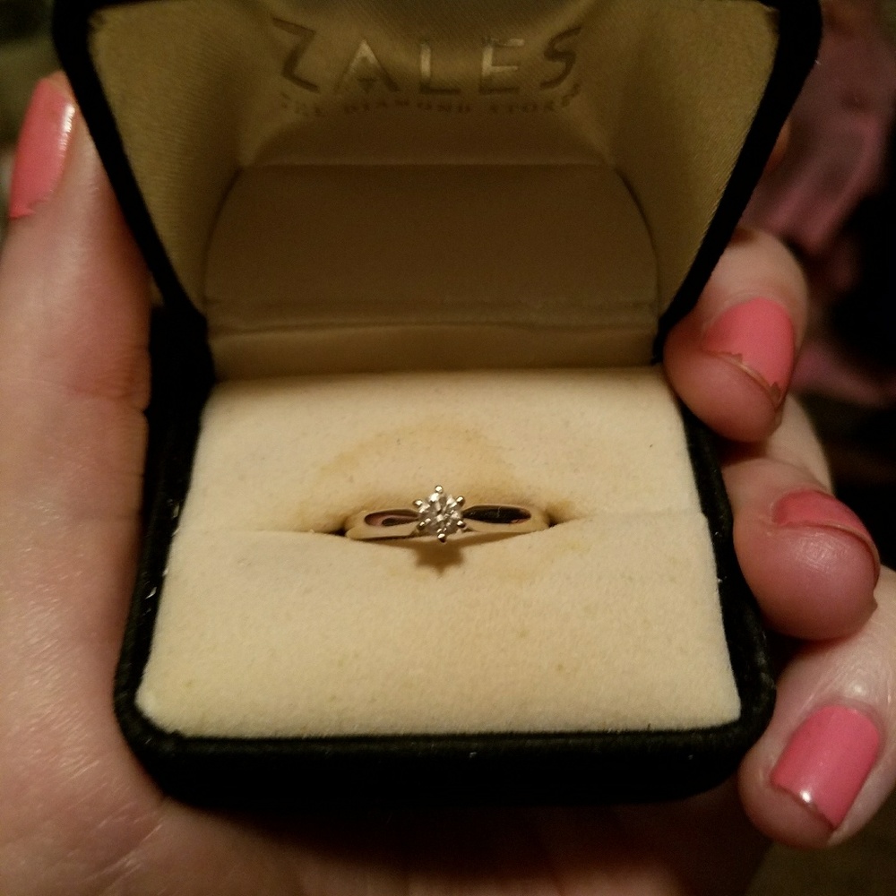 Zales Diamond Ring💎💎LOWERED PRICE!!