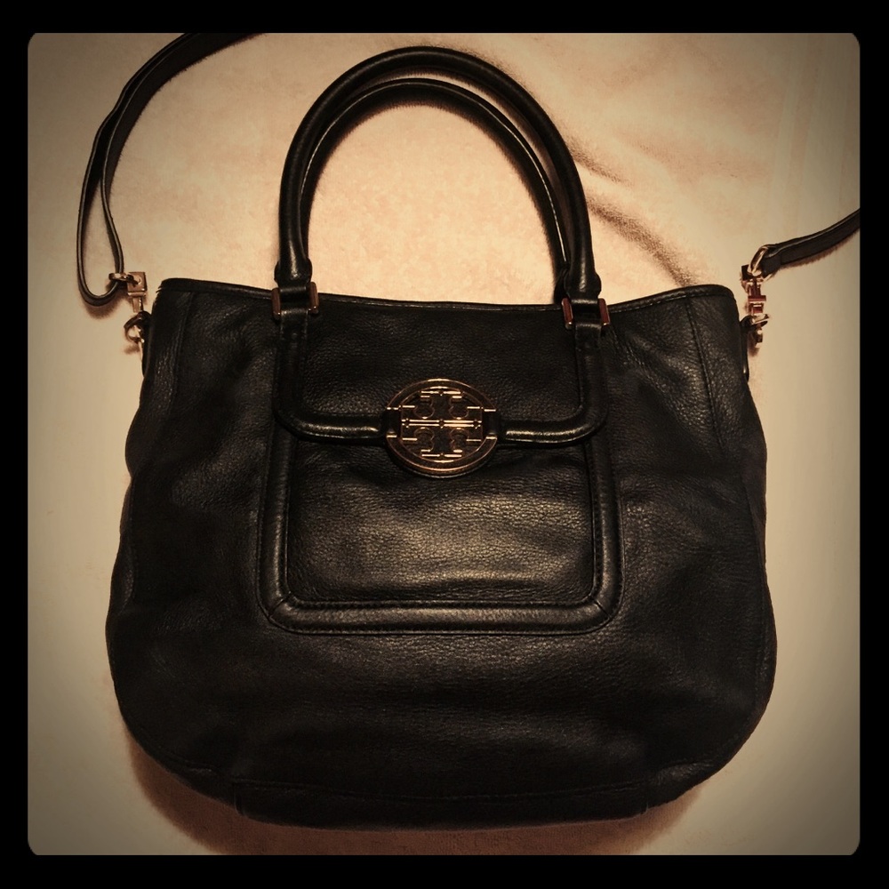 Tory BURCH  black Amanda  cross body!!