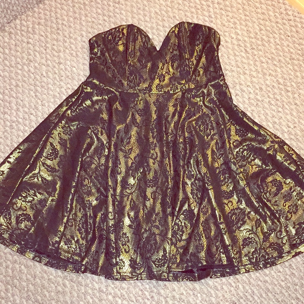✨beautiful strapless dress