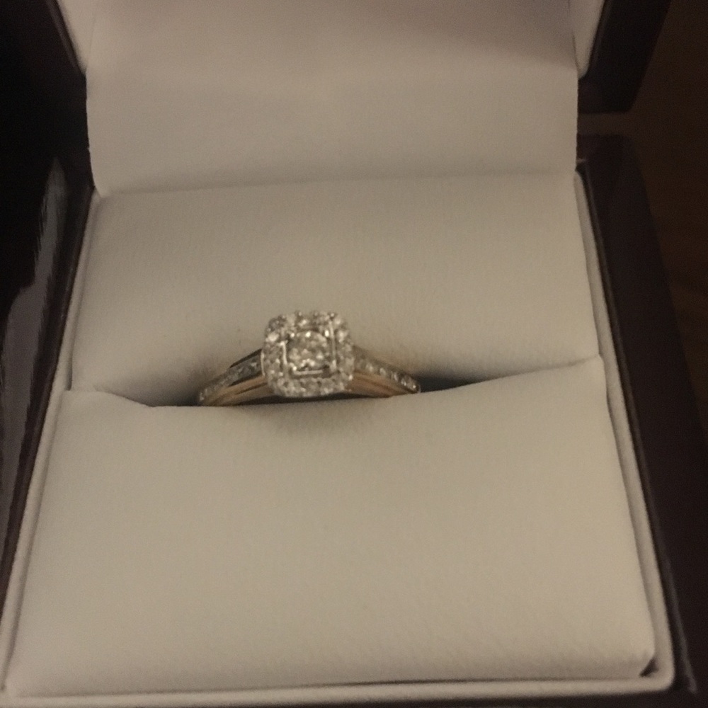 Ring - Picture 2 of 5