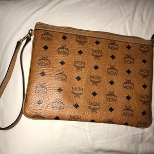 MCM large clutch