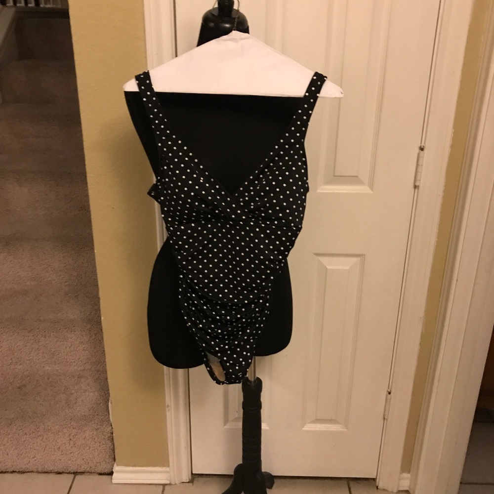 Stunning one piece trimshaper swimming suite