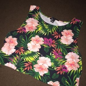 Hawaiian Print Crop Top 🌺