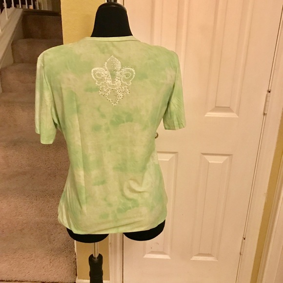 Sexy lime green tee - Picture 2 of 3