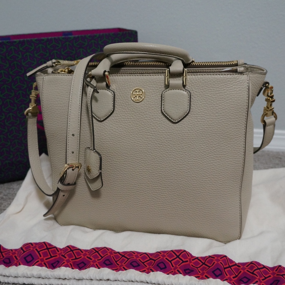 Tory Burch Robinson Pebbled Square Tote in Beige