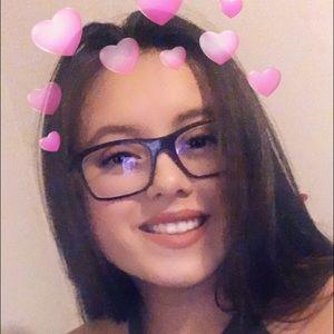 Meet your Posher, Alexandra