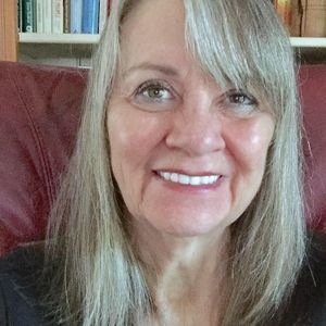 Meet your Posher, Carolyn