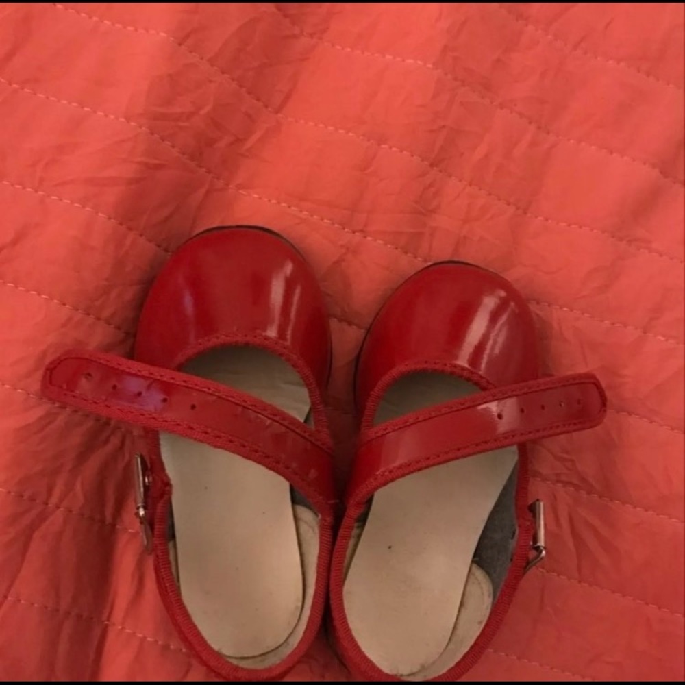 Super Cute red buckle shoes
