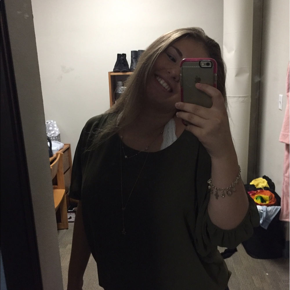 Meet your Posher, Alyssa