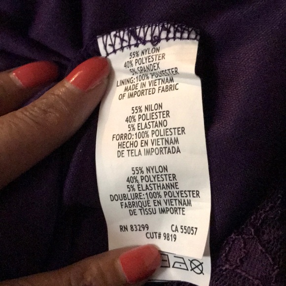 Stunning lace dress - Picture 3 of 3