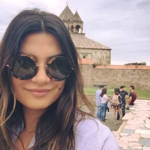 Meet your Posher, Milena