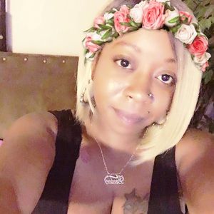 Meet your Posher, Devonnaire