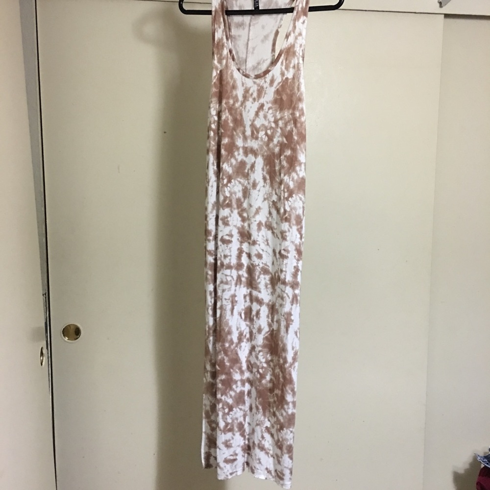 Tie dye-like maxis dress
