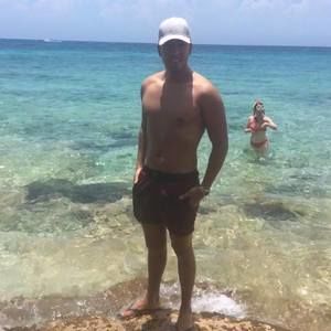 Meet your Posher, Ernesto