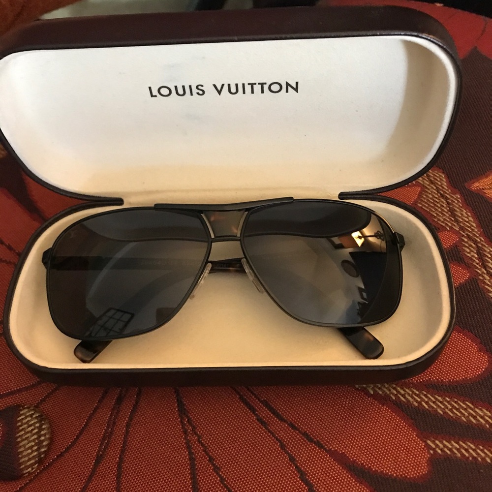 💯Authentic Louis Vuitton Sunglasses