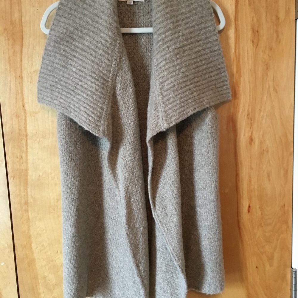 LOFT sweater vest. Perfect for fall! Medium