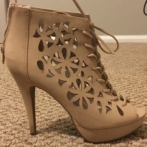 Apt. 9 Women's Floral Cutout High Heels