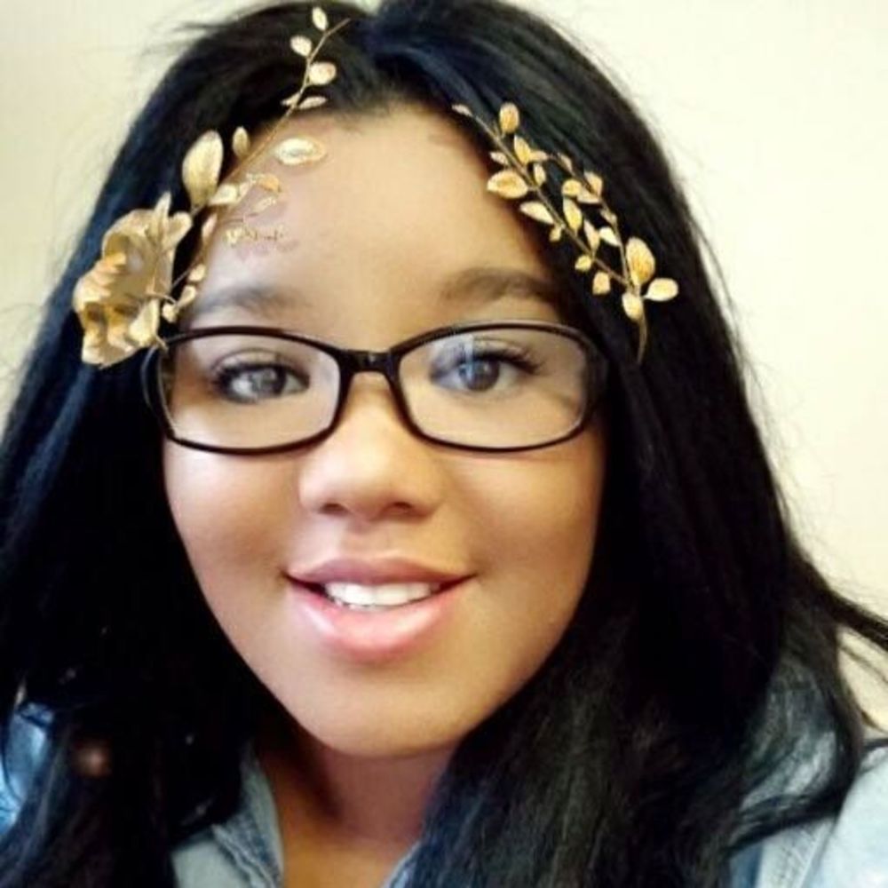 Meet your Posher, Deedra