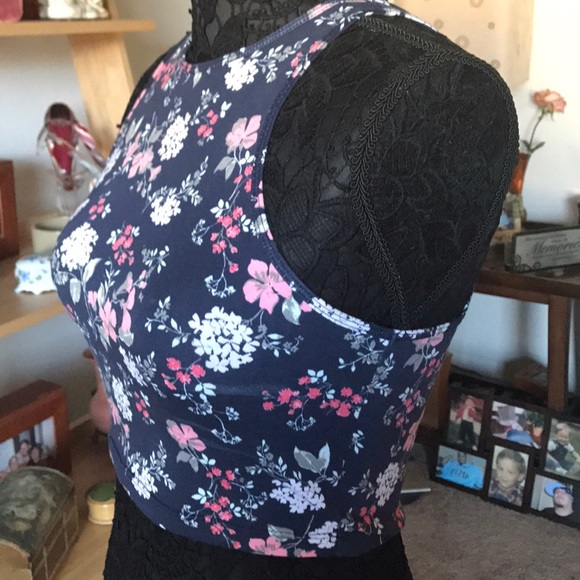 NAVY BLUE FLORAL CROP TOP TANK TOP - Picture 3 of 4