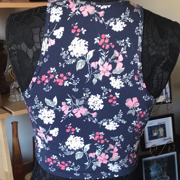 NAVY BLUE FLORAL CROP TOP TANK TOP - Picture 4 of 4
