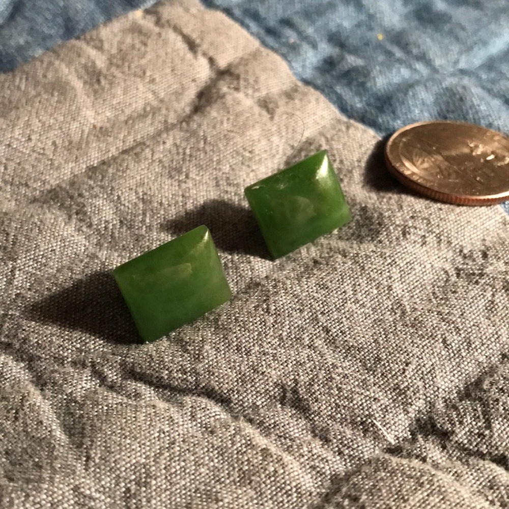 vintage jade rectangle stud earrings - Picture 3 of 4