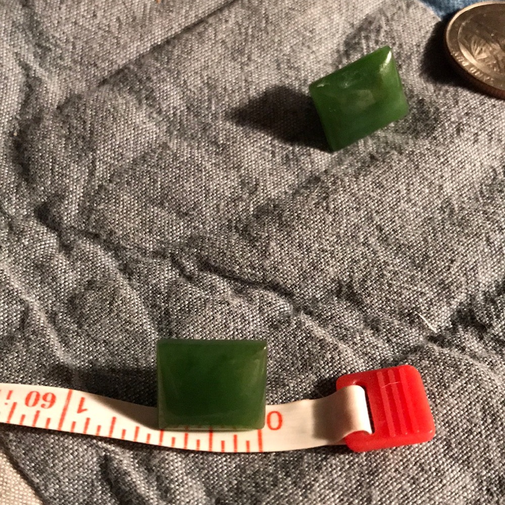 vintage jade rectangle stud earrings - Picture 4 of 4