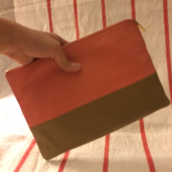 CÉLINE Bicolor Lambskin Clutch - Picture 5 of 8