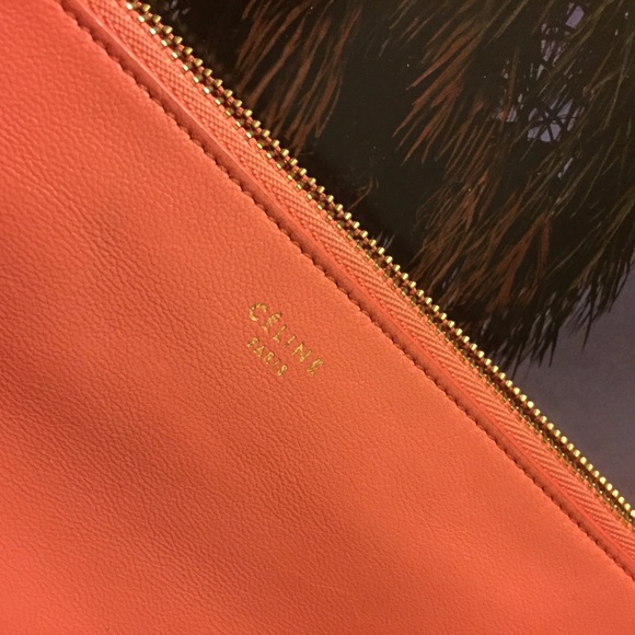 CÉLINE Bicolor Lambskin Clutch - Picture 3 of 8