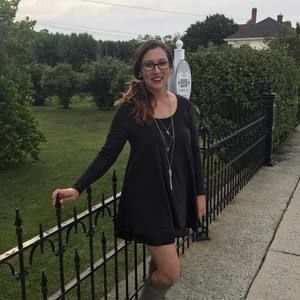 Meet your Posher, Courtney