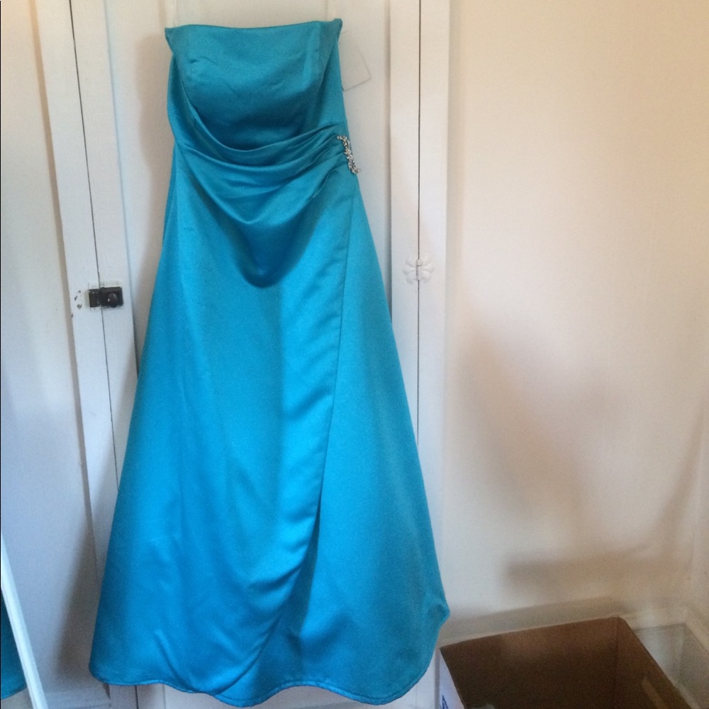 New with tags Davids Bridal Bridesmaids Gown