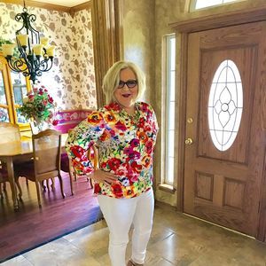 Meet your Posher, Debbie