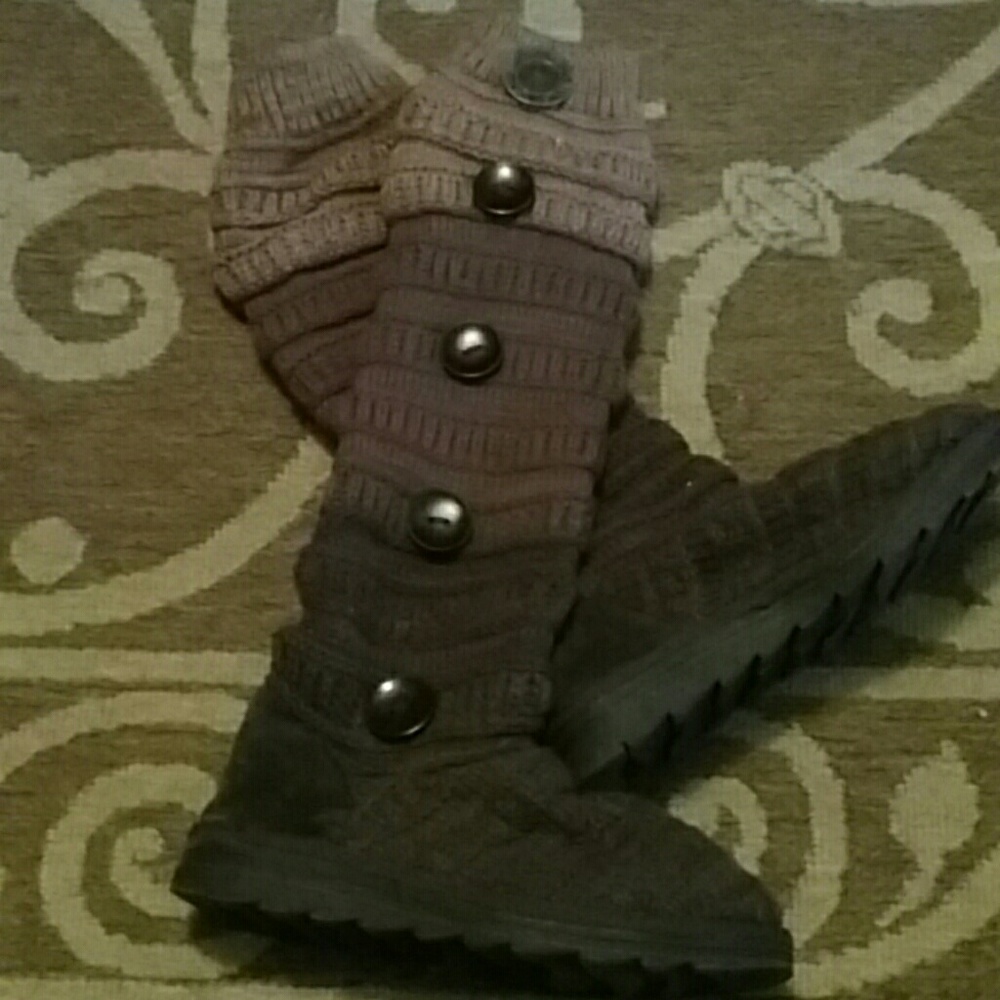 Knit boots