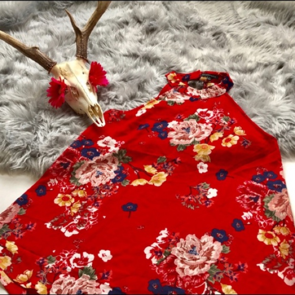 RED FLORAL PATTERNED SLEEVELESS MINI - Picture 1 of 6
