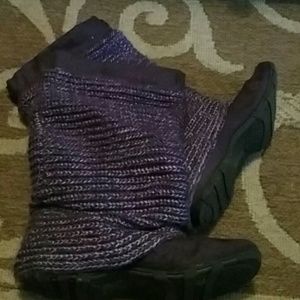 Knit and suede boots