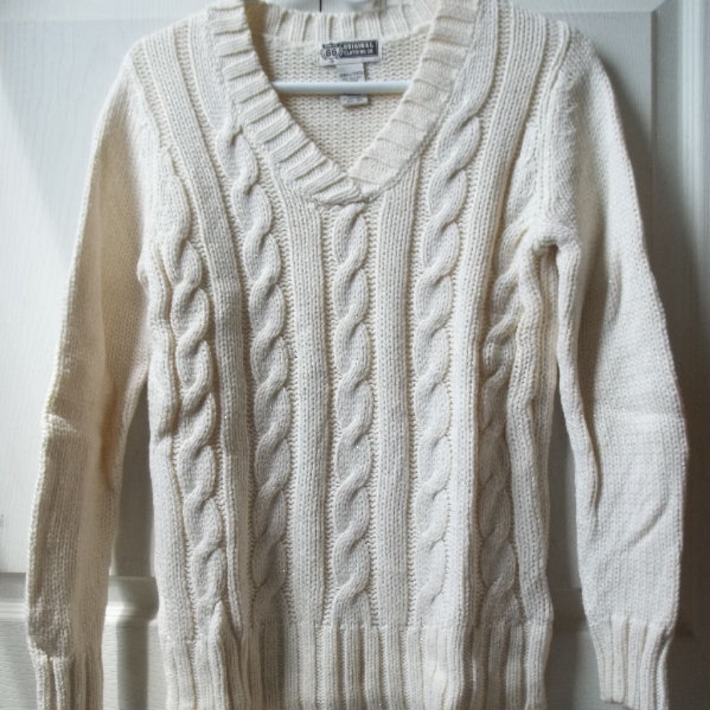 LONG SLEEVE SWEATER V NECK sz SMALL