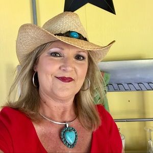 Meet your Posher, Janet