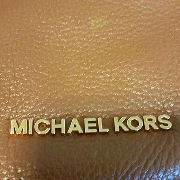Michael Kors Large Crossbody - Picture 3 of 6