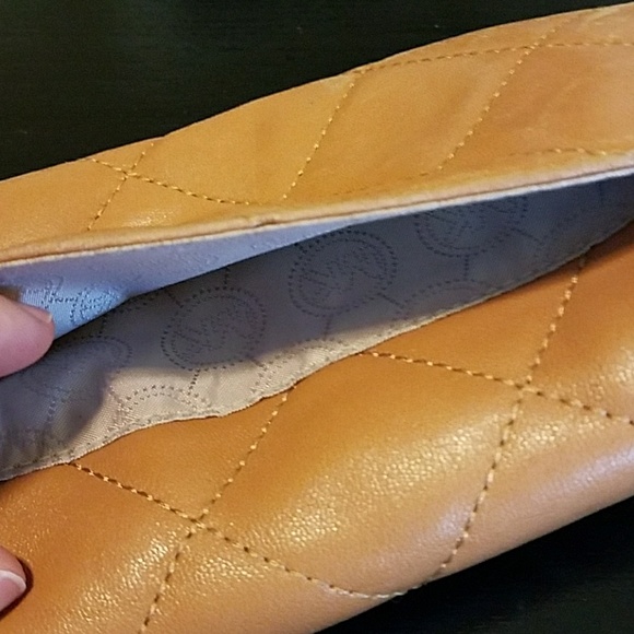 Michael Kors Quilted Wallet - Picture 3 of 4