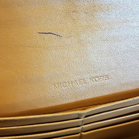 Michael Kors Quilted Wallet - Picture 4 of 4