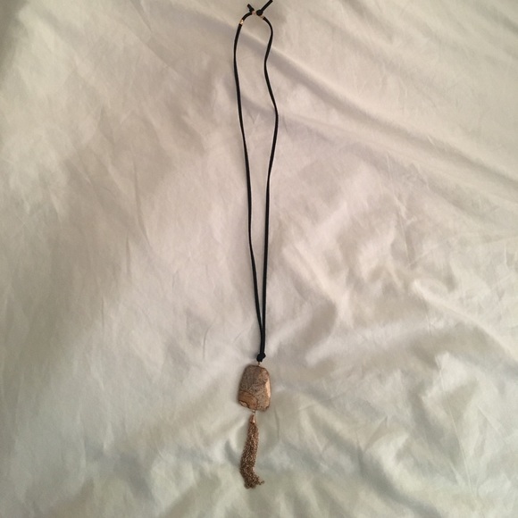 Neutral stone necklace with tassel - Picture 2 of 3