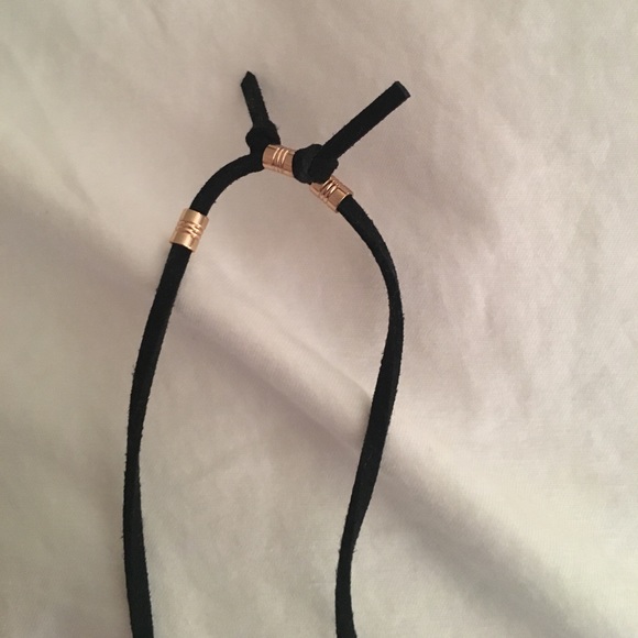 Neutral stone necklace with tassel - Picture 3 of 3