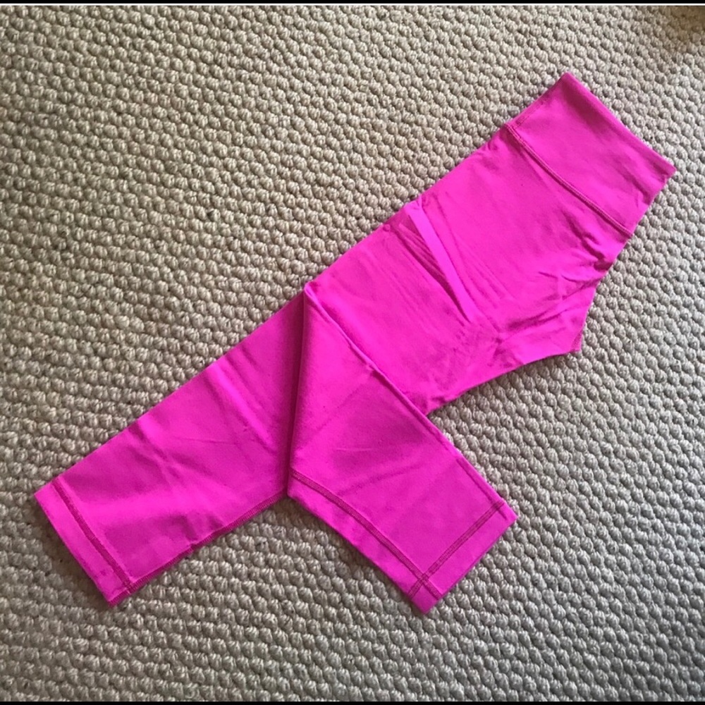 Lululemon Wunder Under size 4