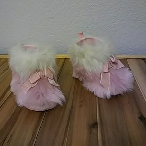 Like New Furry Baby Boots Sz 9-12 mo