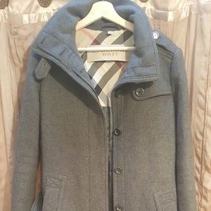 Authenthic Burberry coat 🏅🎉host pick🎉🏅