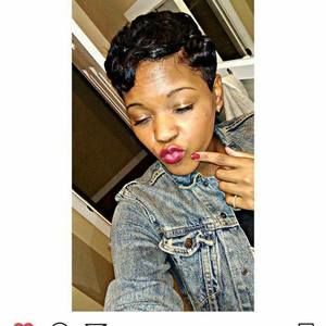 Meet your Posher, Cortney