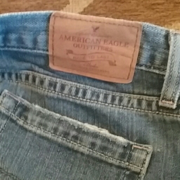 Slightly distressed jeans - Picture 4 of 4