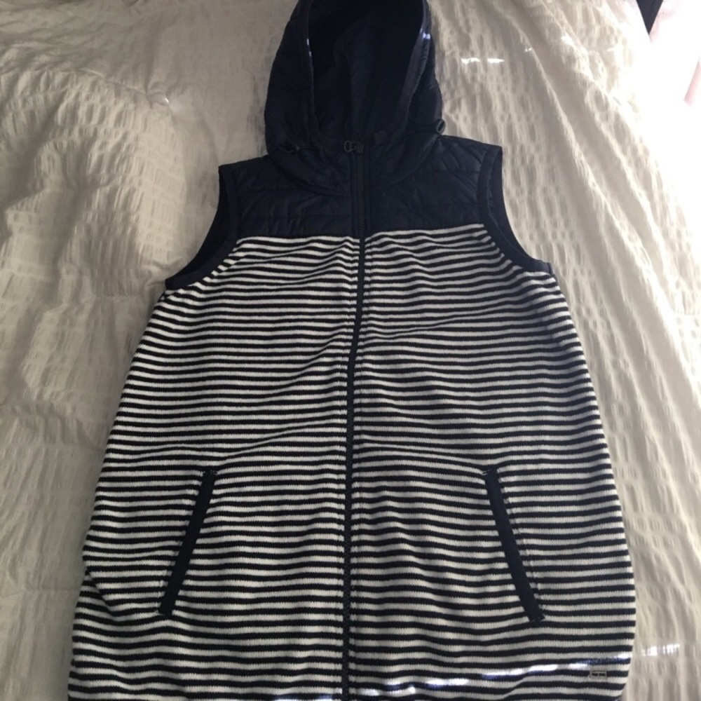 Tommy Hilfiger striped navy vest