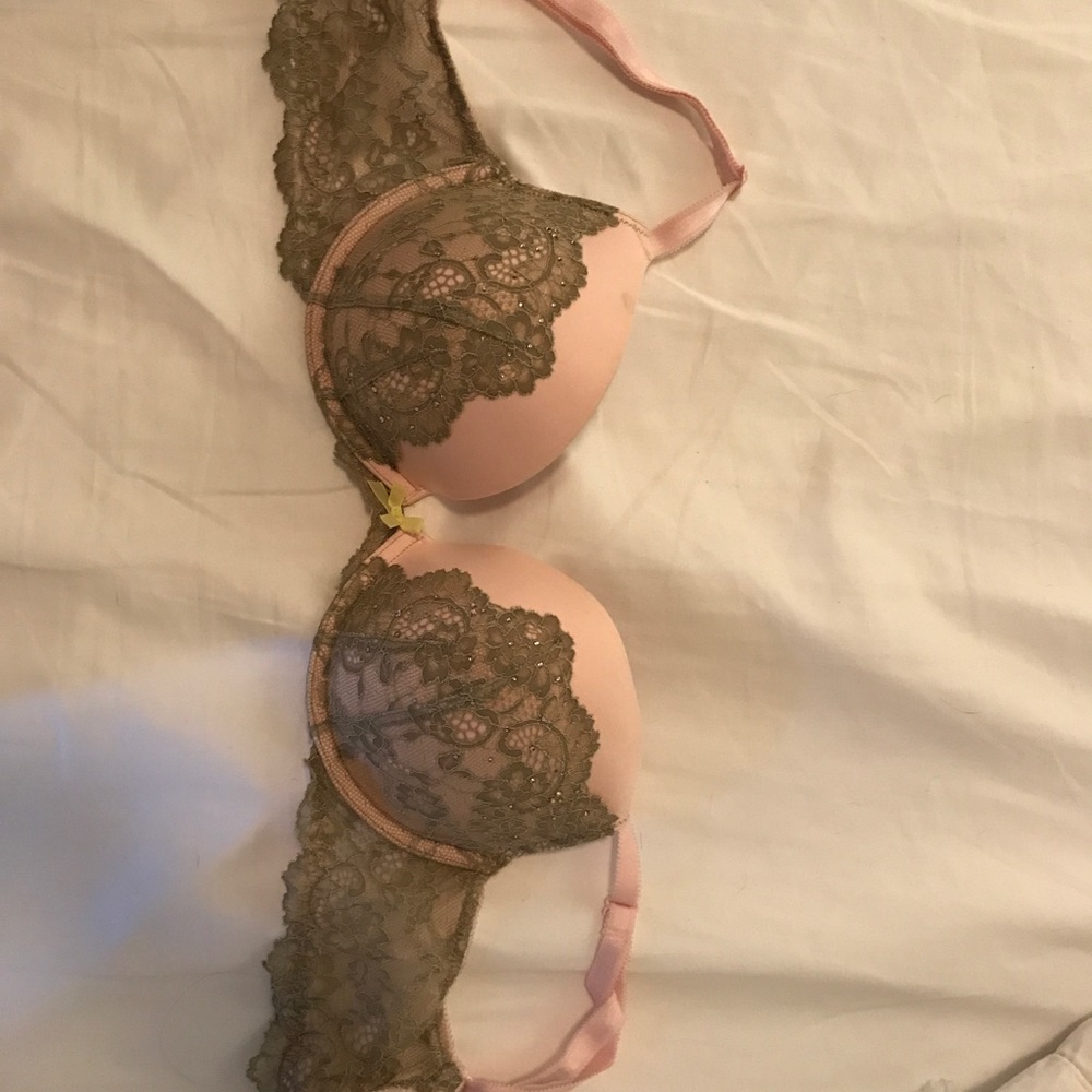 Victoria's Secret Dream Angels push-up bra 34D