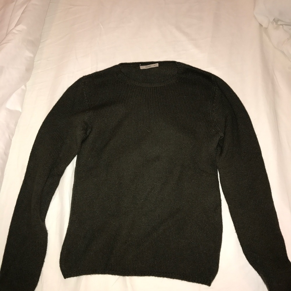 Prada olive colored cashmere sweater size 40