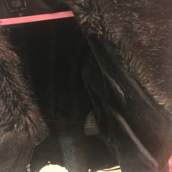 Guess coat - Picture 2 of 3